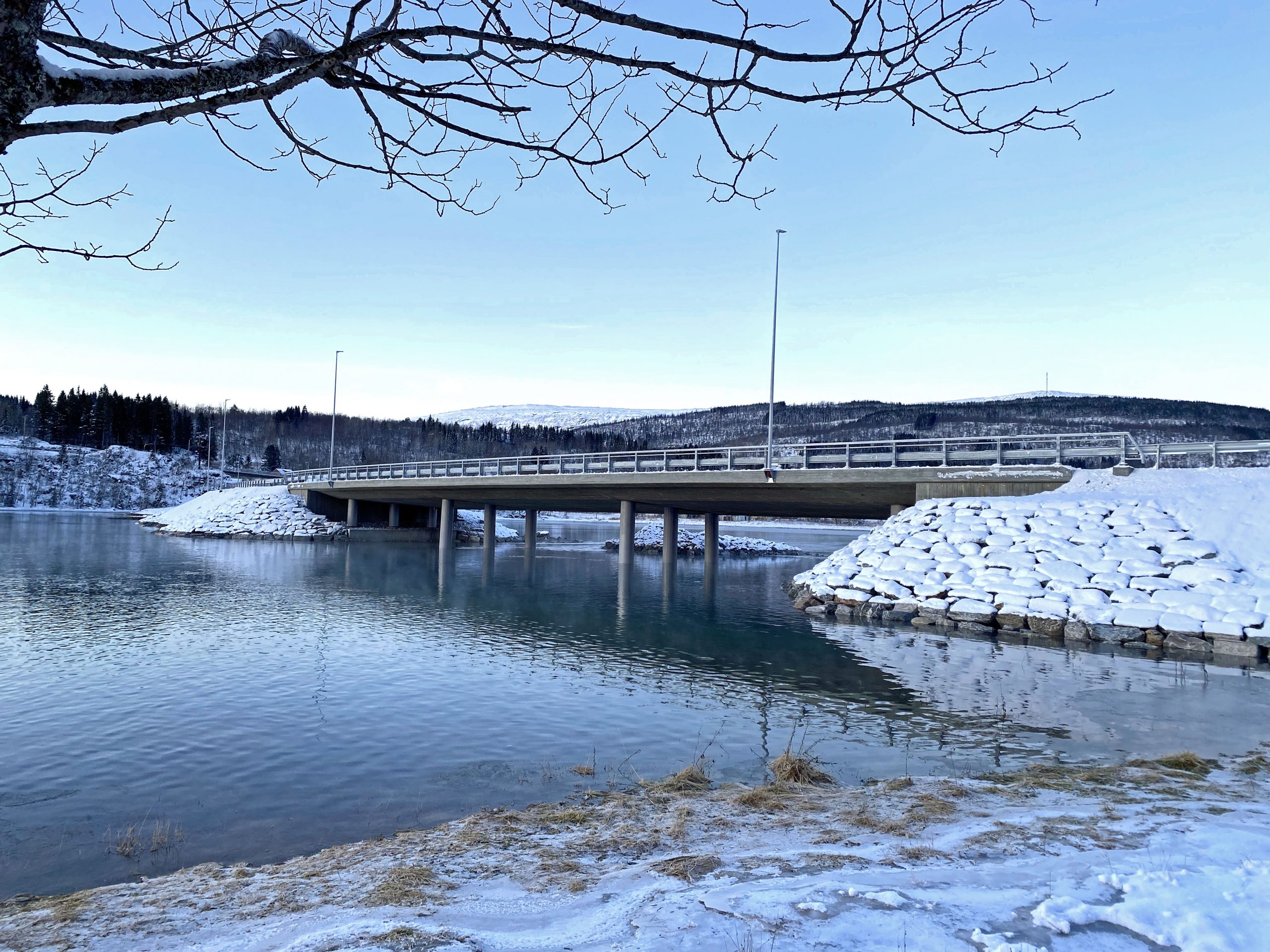 Åpnet ny bru midt på E6 i Nordland - Samferdsel & Infrastruktur